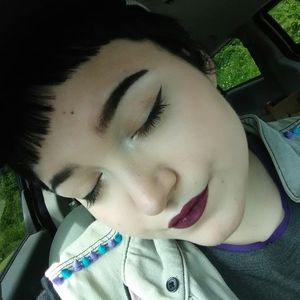 Meet your Posher, Raylin